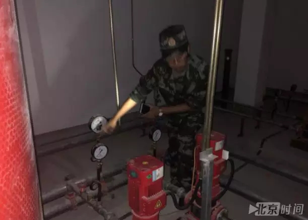 石景山消防支隊開展消防安全隱患集中夜查行動 石景山消防支隊開展消防安全隱患集中夜查行動